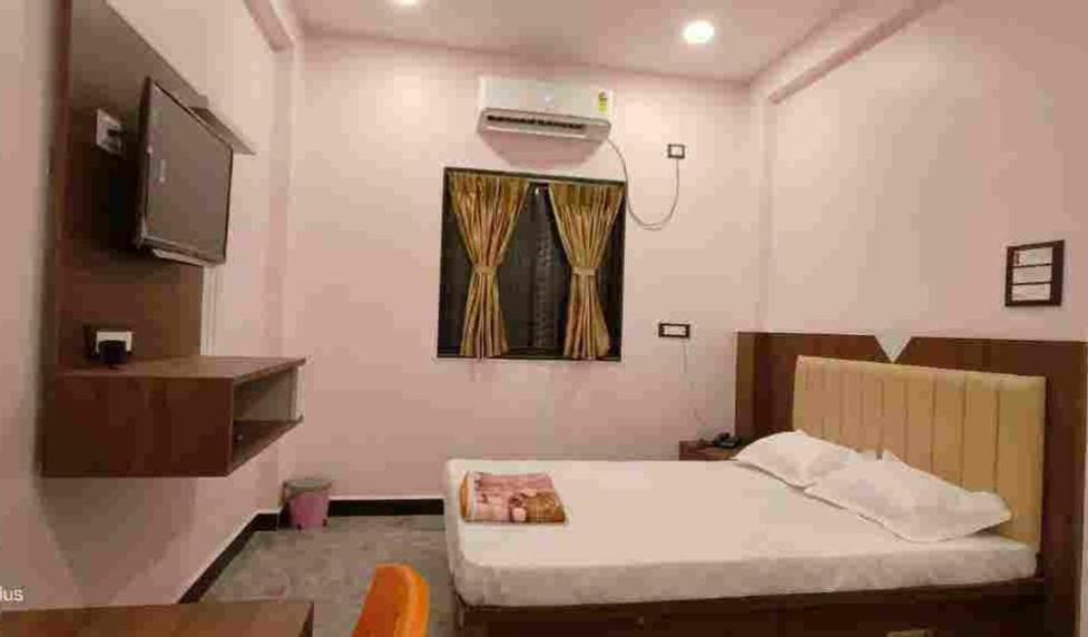Hotel Vaishnavi Bhadji ภายนอก รูปภาพ