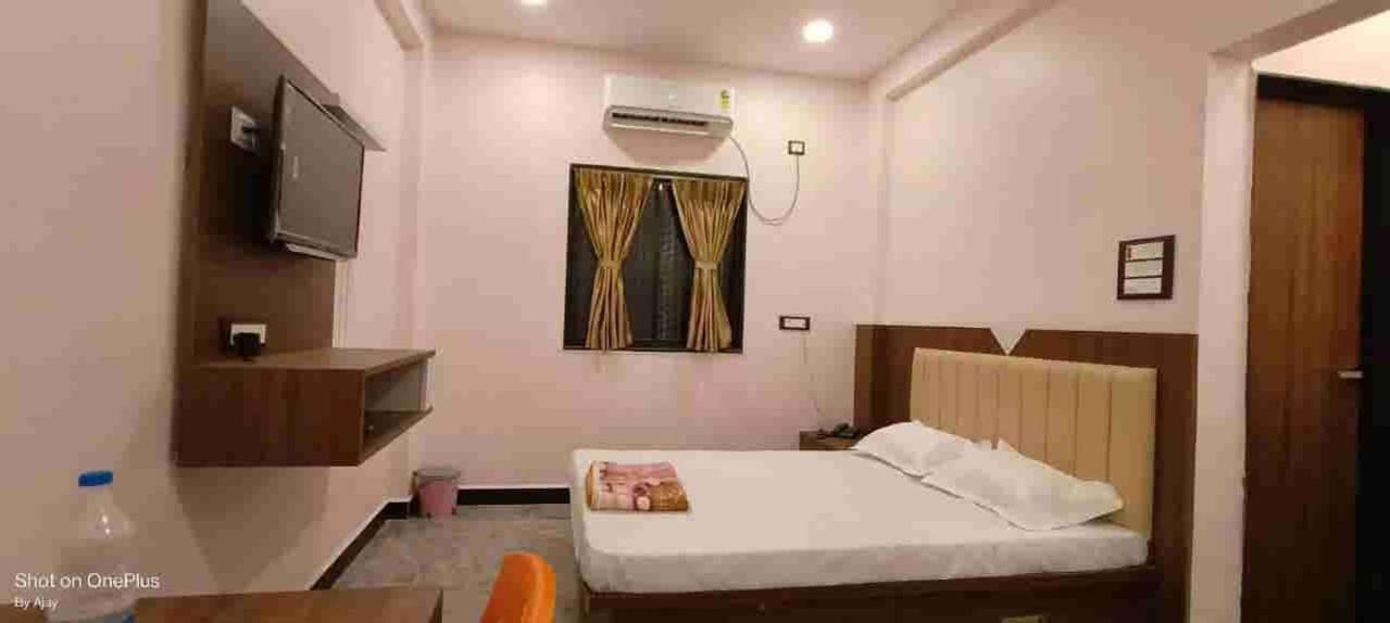 Hotel Vaishnavi Bhadji ภายนอก รูปภาพ